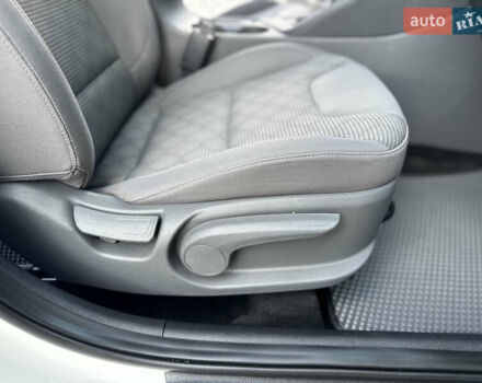 Белый Киа Niro, объемом двигателя 1.6 л и пробегом 160 тыс. км за 15400 $, фото 61 на Automoto.ua