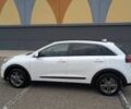 Белый Киа Niro, объемом двигателя 1.6 л и пробегом 64 тыс. км за 10300 $, фото 4 на Automoto.ua