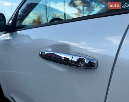 Белый Киа Niro, объемом двигателя 1.58 л и пробегом 97 тыс. км за 18990 $, фото 8 на Automoto.ua