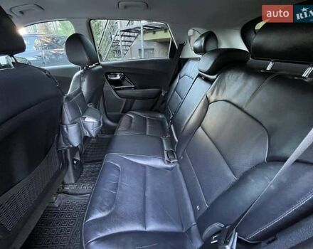 Белый Киа Niro, объемом двигателя 1.58 л и пробегом 147 тыс. км за 20000 $, фото 40 на Automoto.ua