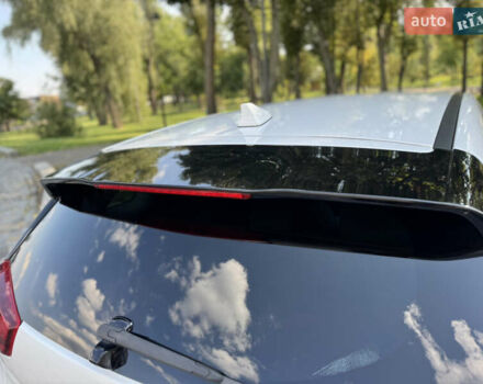 Білий Кіа Niro, об'ємом двигуна 1.6 л та пробігом 160 тис. км за 15999 $, фото 21 на Automoto.ua