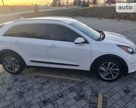 Білий Кіа Niro, об'ємом двигуна 1.6 л та пробігом 158 тис. км за 18400 $, фото 45 на Automoto.ua