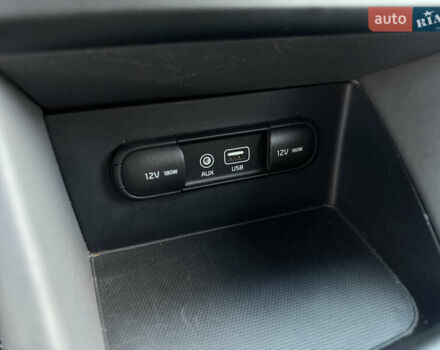 Белый Киа Niro, объемом двигателя 1.6 л и пробегом 160 тыс. км за 15400 $, фото 46 на Automoto.ua