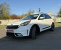 Білий Кіа Niro, об'ємом двигуна 1.58 л та пробігом 77 тис. км за 16500 $, фото 2 на Automoto.ua