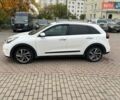 Белый Киа Niro, объемом двигателя 1.58 л и пробегом 193 тыс. км за 16300 $, фото 3 на Automoto.ua