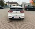 Белый Киа Niro, объемом двигателя 1.58 л и пробегом 193 тыс. км за 16300 $, фото 6 на Automoto.ua