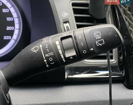 Белый Киа Niro, объемом двигателя 1.58 л и пробегом 93 тыс. км за 19990 $, фото 15 на Automoto.ua