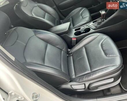 Белый Киа Niro, объемом двигателя 1.58 л и пробегом 193 тыс. км за 16300 $, фото 25 на Automoto.ua
