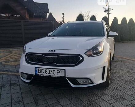 Білий Кіа Niro, об'ємом двигуна 1.6 л та пробігом 158 тис. км за 18400 $, фото 43 на Automoto.ua