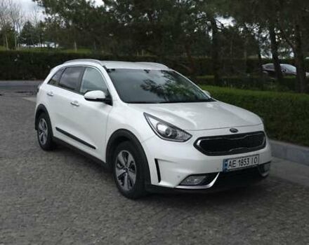 Білий Кіа Niro, об'ємом двигуна 1.58 л та пробігом 86 тис. км за 18500 $, фото 2 на Automoto.ua