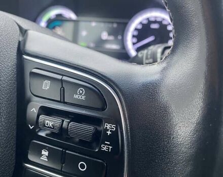 Білий Кіа Niro, об'ємом двигуна 1.58 л та пробігом 147 тис. км за 17400 $, фото 14 на Automoto.ua