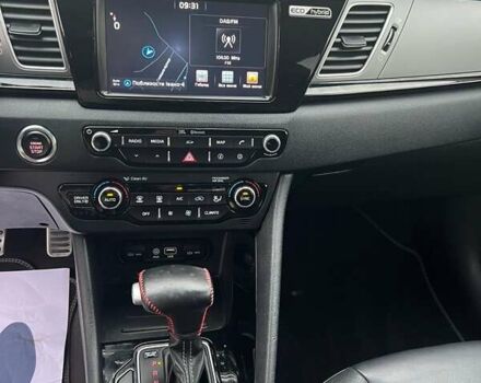 Белый Киа Niro, объемом двигателя 1.58 л и пробегом 193 тыс. км за 16300 $, фото 12 на Automoto.ua