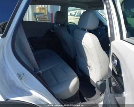 Белый Киа Niro, объемом двигателя 1.6 л и пробегом 100 тыс. км за 10000 $, фото 7 на Automoto.ua