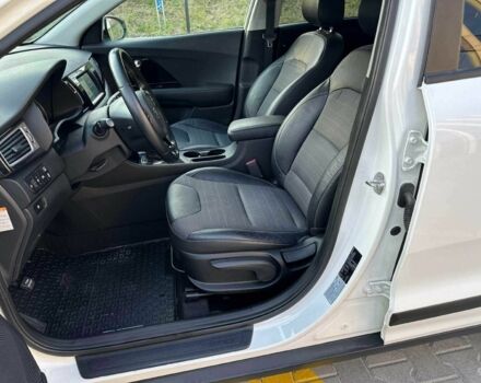 Кіа Niro 2017 у Києві на Automoto.ua Білий Кіа Niro, об'ємом двигуна 0 л та пробігом 75 тис. км за 10500 $, фото 6 на Automoto.ua