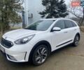 Білий Кіа Niro, об'ємом двигуна 1.58 л та пробігом 147 тис. км за 17400 $, фото 6 на Automoto.ua