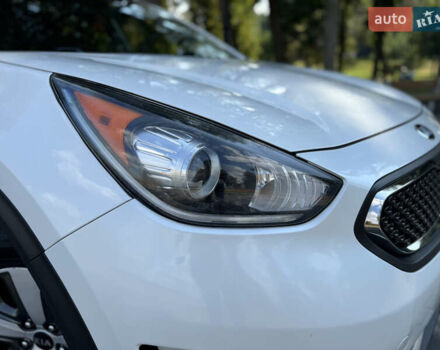 Белый Киа Niro, объемом двигателя 1.6 л и пробегом 160 тыс. км за 15400 $, фото 12 на Automoto.ua