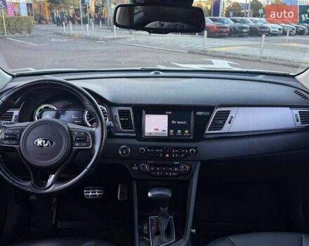 Белый Киа Niro, объемом двигателя 1.58 л и пробегом 97 тыс. км за 18990 $, фото 23 на Automoto.ua