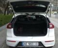 Білий Кіа Niro, об'ємом двигуна 1.58 л та пробігом 86 тис. км за 18500 $, фото 5 на Automoto.ua