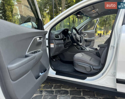 Белый Киа Niro, объемом двигателя 1.6 л и пробегом 160 тыс. км за 15400 $, фото 31 на Automoto.ua