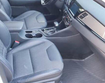 Белый Киа Niro, объемом двигателя 1.58 л и пробегом 132 тыс. км за 15000 $, фото 14 на Automoto.ua
