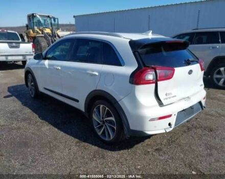Белый Киа Niro, объемом двигателя 1.6 л и пробегом 100 тыс. км за 10000 $, фото 2 на Automoto.ua