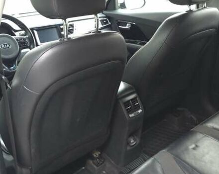 Білий Кіа Niro, об'ємом двигуна 1.58 л та пробігом 86 тис. км за 18500 $, фото 12 на Automoto.ua