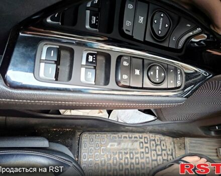 Белый Киа Niro, объемом двигателя 1.6 л и пробегом 180 тыс. км за 17200 $, фото 7 на Automoto.ua