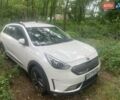 Белый Киа Niro, объемом двигателя 1.58 л и пробегом 118 тыс. км за 15800 $, фото 1 на Automoto.ua