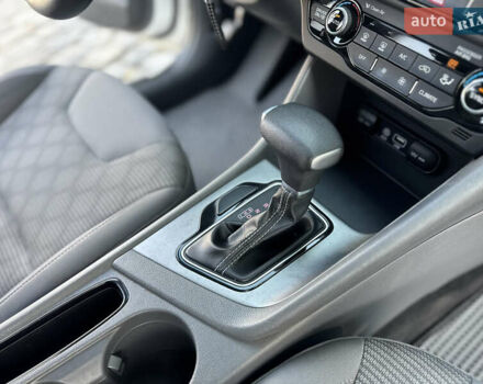 Белый Киа Niro, объемом двигателя 1.6 л и пробегом 160 тыс. км за 15400 $, фото 64 на Automoto.ua