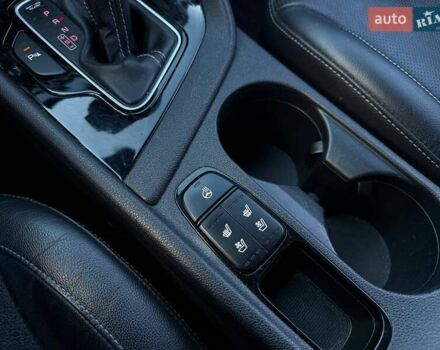 Белый Киа Niro, объемом двигателя 1.58 л и пробегом 97 тыс. км за 18990 $, фото 22 на Automoto.ua