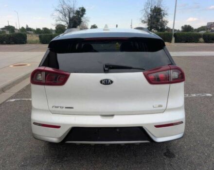 Белый Киа Niro, объемом двигателя 1.6 л и пробегом 64 тыс. км за 10300 $, фото 6 на Automoto.ua