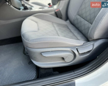 Белый Киа Niro, объемом двигателя 1.6 л и пробегом 160 тыс. км за 15400 $, фото 33 на Automoto.ua