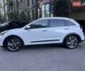 Белый Киа Niro, объемом двигателя 1.58 л и пробегом 147 тыс. км за 20000 $, фото 1 на Automoto.ua