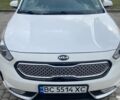 Белый Киа Niro, объемом двигателя 1.58 л и пробегом 132 тыс. км за 17999 $, фото 1 на Automoto.ua