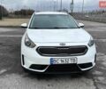 Білий Кіа Niro, об'ємом двигуна 1.59 л та пробігом 115 тис. км за 11300 $, фото 1 на Automoto.ua