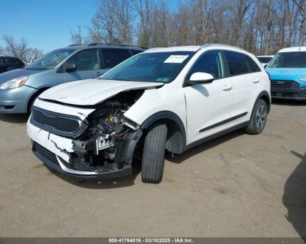 Белый Киа Niro, объемом двигателя 1.6 л и пробегом 166 тыс. км за 9900 $, фото 2 на Automoto.ua