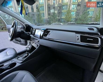 Белый Киа Niro, объемом двигателя 1.58 л и пробегом 147 тыс. км за 20000 $, фото 45 на Automoto.ua