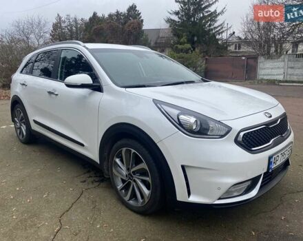 Білий Кіа Niro, об'ємом двигуна 1.58 л та пробігом 147 тис. км за 17400 $, фото 2 на Automoto.ua