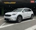 Белый Киа Niro, объемом двигателя 1.58 л и пробегом 93 тыс. км за 19990 $, фото 2 на Automoto.ua