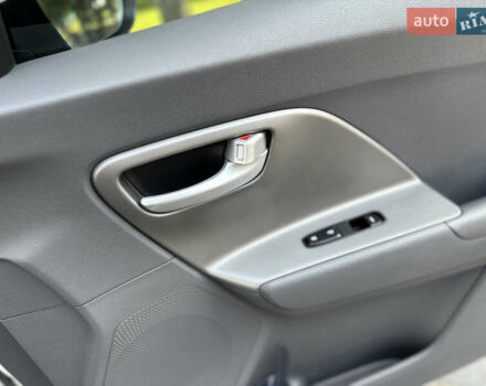 Белый Киа Niro, объемом двигателя 1.6 л и пробегом 160 тыс. км за 15400 $, фото 59 на Automoto.ua