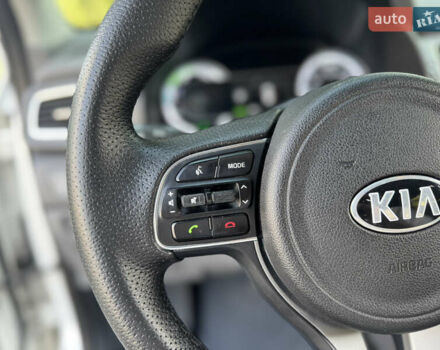 Белый Киа Niro, объемом двигателя 1.6 л и пробегом 160 тыс. км за 15400 $, фото 36 на Automoto.ua