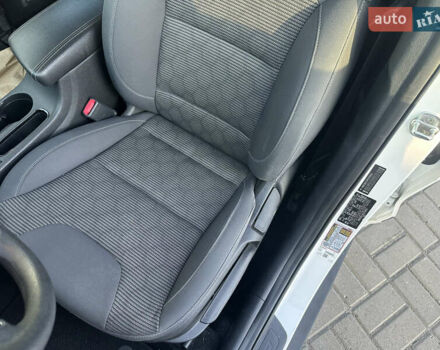 Білий Кіа Niro, об'ємом двигуна 1.6 л та пробігом 164 тис. км за 15500 $, фото 7 на Automoto.ua