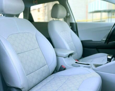 Белый Киа Niro, объемом двигателя 1.6 л и пробегом 104 тыс. км за 18200 $, фото 6 на Automoto.ua