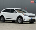 Белый Киа Niro, объемом двигателя 1.58 л и пробегом 77 тыс. км за 19200 $, фото 3 на Automoto.ua