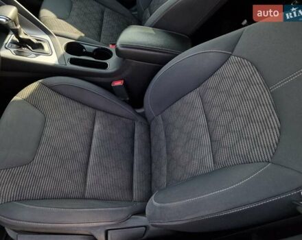 Білий Кіа Niro, об'ємом двигуна 1.58 л та пробігом 165 тис. км за 13500 $, фото 6 на Automoto.ua