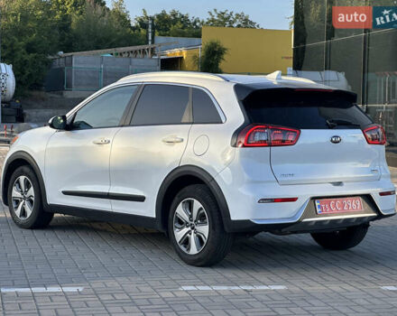 Білий Кіа Niro, об'ємом двигуна 1.6 л та пробігом 164 тис. км за 15500 $, фото 3 на Automoto.ua