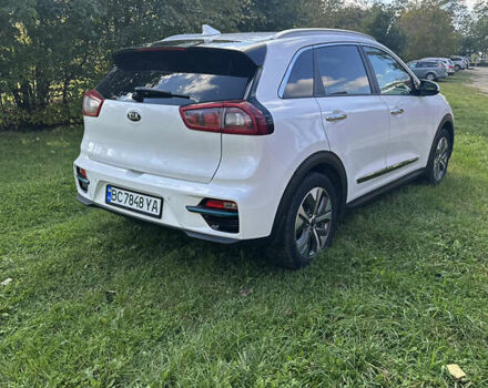 Білий Кіа Niro, об'ємом двигуна 0 л та пробігом 144 тис. км за 17300 $, фото 3 на Automoto.ua