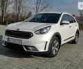 Белый Киа Niro, объемом двигателя 1.58 л и пробегом 93 тыс. км за 23999 $, фото 1 на Automoto.ua