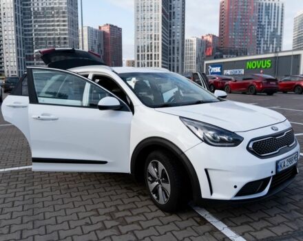 Белый Киа Niro, объемом двигателя 1.6 л и пробегом 161 тыс. км за 12500 $, фото 7 на Automoto.ua