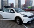 Белый Киа Niro, объемом двигателя 1.6 л и пробегом 161 тыс. км за 12500 $, фото 7 на Automoto.ua
